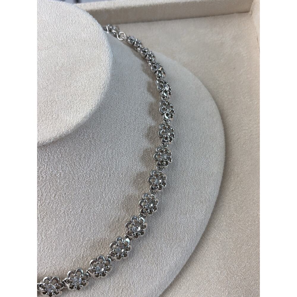 Nina Ricci Silver Floral Link Necklace - Picture 2 of 4